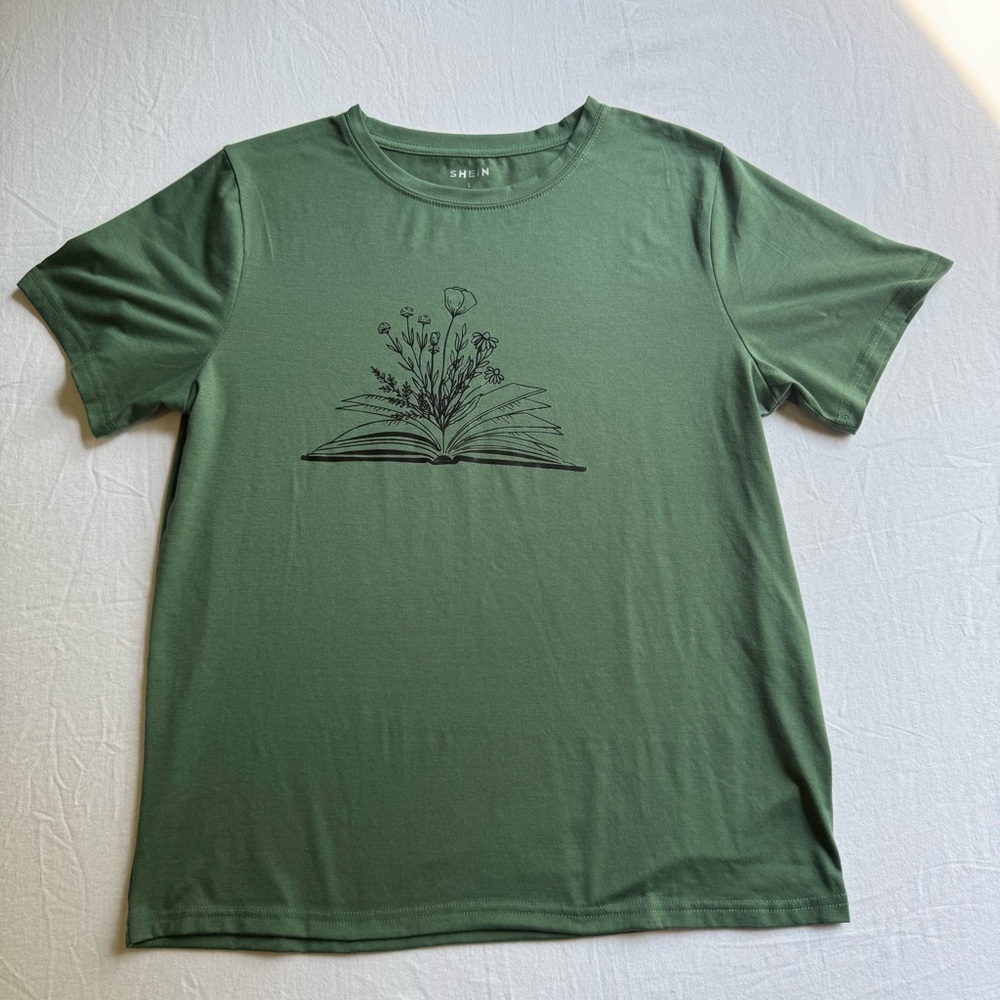 SHEIN Olive Botanical Graphic Tee